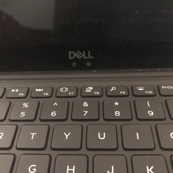 Dell XPS 13 laptop - Picture 3 of 5